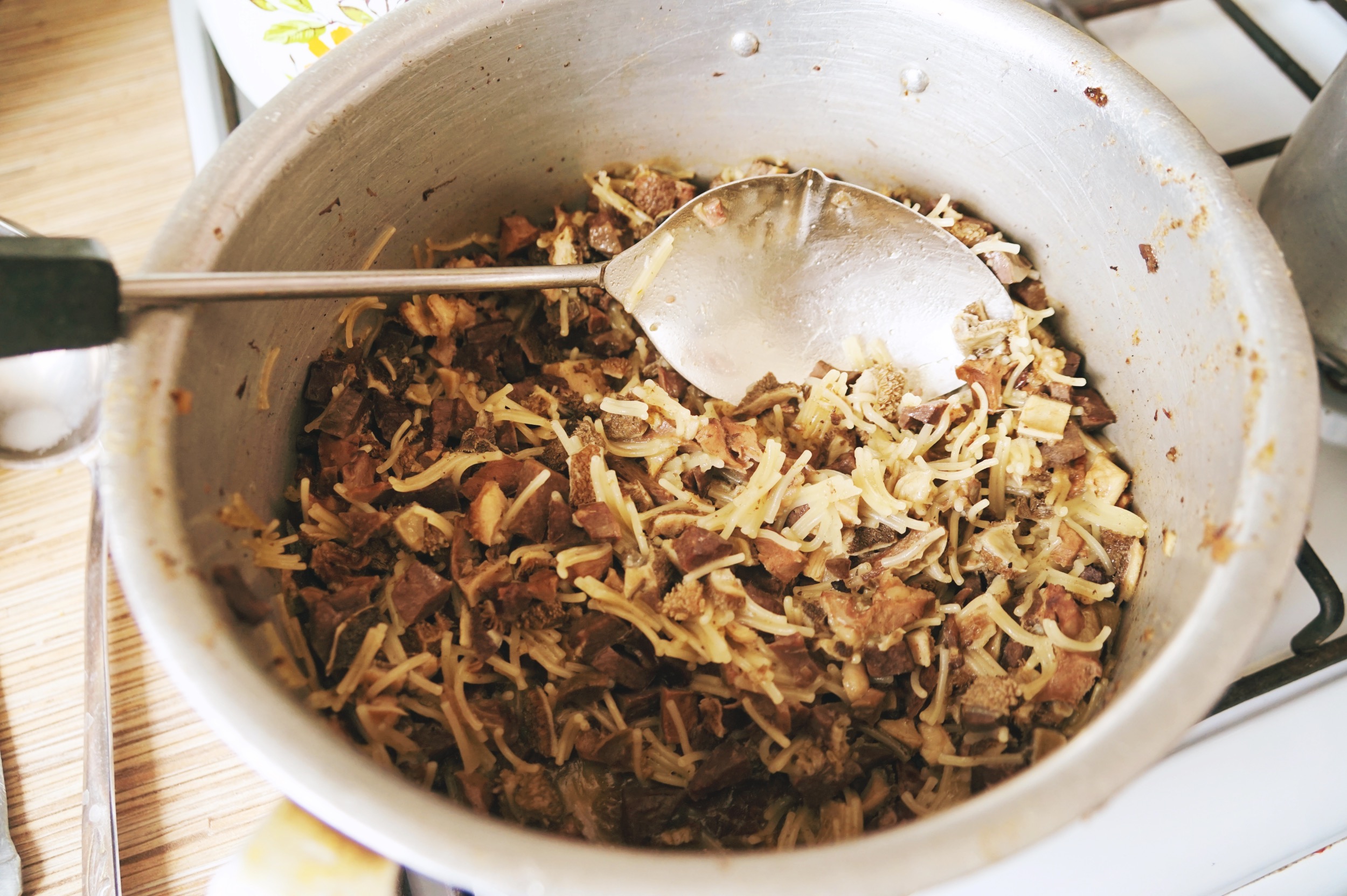 ちきゅうの暮らしかた ロシアの仏教国 カルムイク人の暮らしとソウルフード